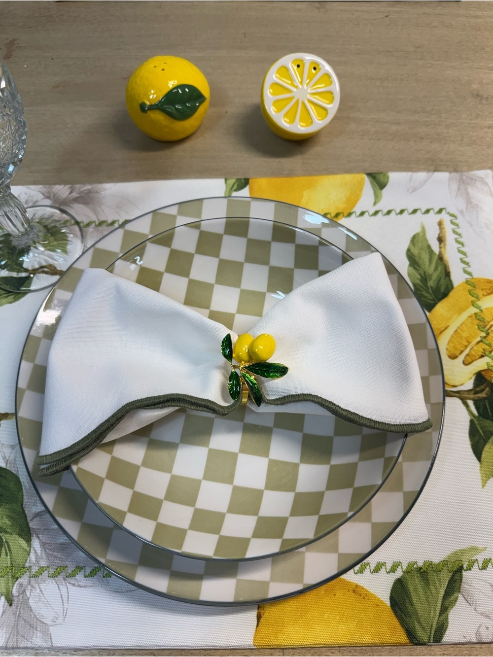 Lemon Accent Tablescape with Checkered Plate and White Napkin